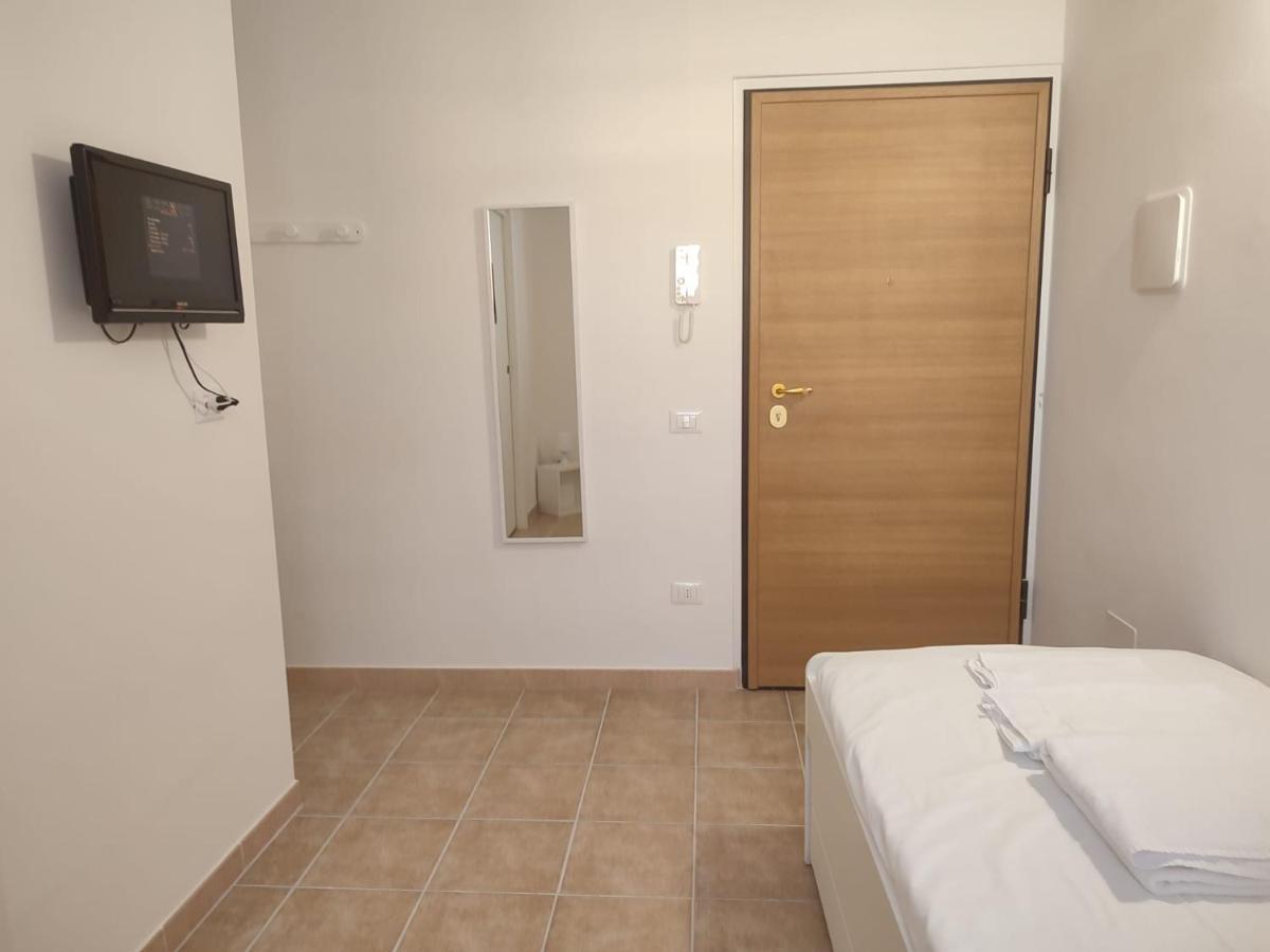 Via Cavour Hotell LʼAquila Eksteriør bilde